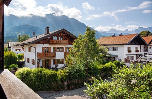 Kruen Apartment | Room 'Apartment Mit Bergblick' with Mountain View, Balcony and Wi-Fi