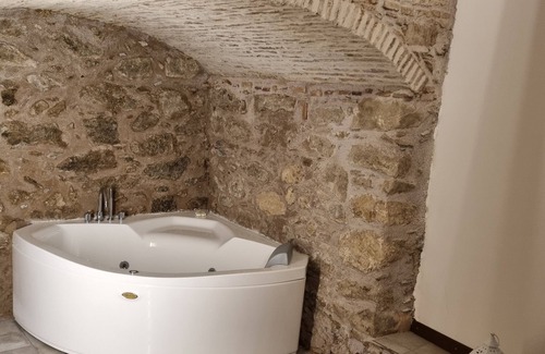 Sant'Angelo di Brolo House | Room 'Arcaloro - Resort Rooms Infinito' with Sea View, Wi-Fi and Air Conditioning