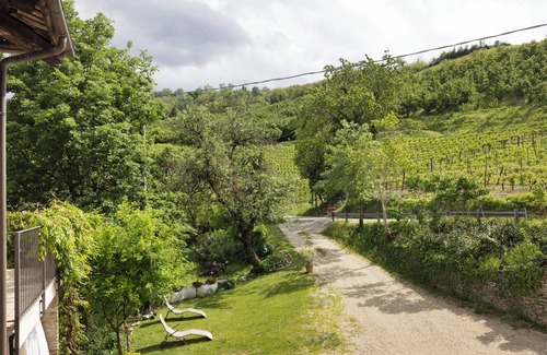 Mango Apartment | Room 'Arneis' with Shared Terrace, Shared Garden and Wi-Fi