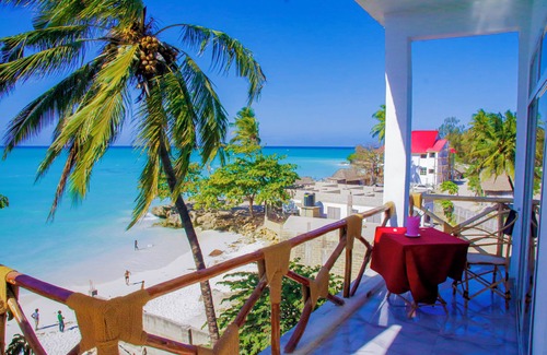 Nungwi Bed & Breakfast | Room B - at the right-side sea view 3rd flat, with 2 guests