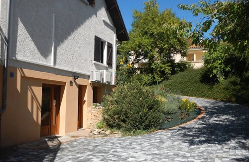 Meyrie Bed & Breakfast | Room "Between Rhône and Saône" with swimming pool and spa