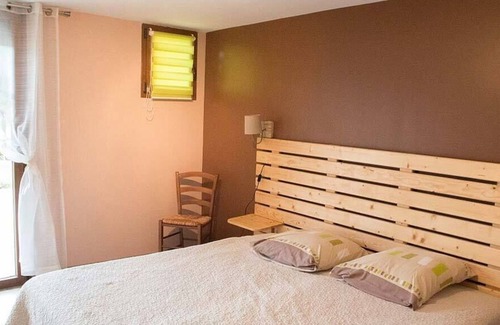Meyrie Bed & Breakfast | Room "Between Rhône and Saône" with swimming pool and spa