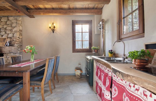 Prata Camportaccio Ski Chalet | Room 'Camera 2' with Mountain View, Wi-Fi and Air Conditioning