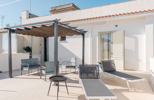 Castelvetrano Apartment | Room 'Camera 4' with Shared Terrace, Wi-Fi and Air Conditioning