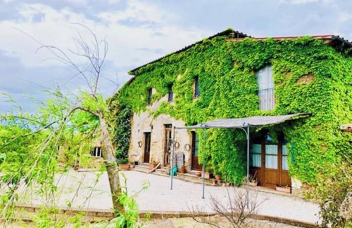 Sorano Apartment | Room 'Camera Est' with Shared Pool, Shared Terrace and Wi-Fi