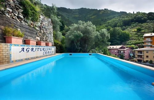 Bogliasco Apartment | Room 'Camera Mimosa' with Sea View, Wi-Fi and Air Conditioning