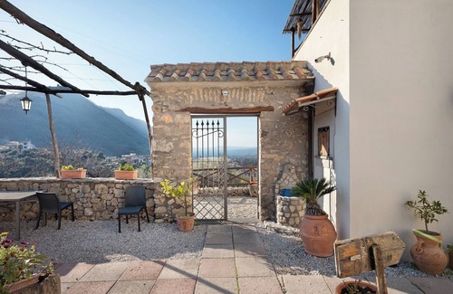 Gragnano Apartment | Room 'Camera Sorrento Con Vista Mare' with Shared Terrace, Shared Garden and Wi-Fi