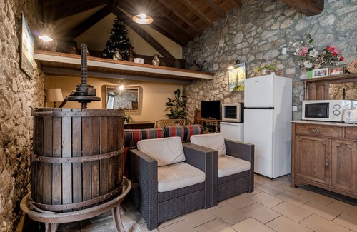 Vila do Conde Apartment | Room 'Casa Do Caldas - Quarto 3' with Shared Pool, Shared Terrace and Wi-Fi