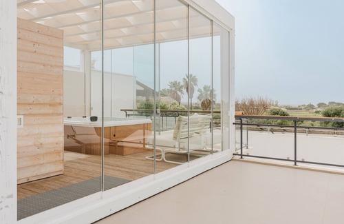 Marsala Apartment | Room 'Casa Umeli Cerasuola' with Shared Terrace, Wi-Fi and Air Conditioning