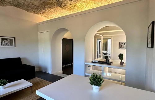 Setenil de las Bodegas Apartment | Room 'Cave 3' with Mountain Views, Private Pool and Wi-Fi