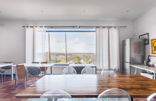 Elvas House | Room 'Cegonha' with Shared Pool, Wi-Fi and Air Conditioning