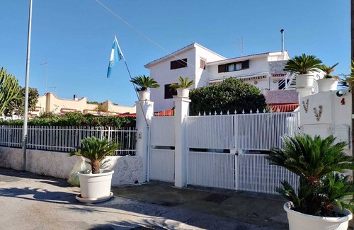 Leporano Marina Apartment | Room 'Dalia' with Sea View, Shared Terrace and Wi-Fi