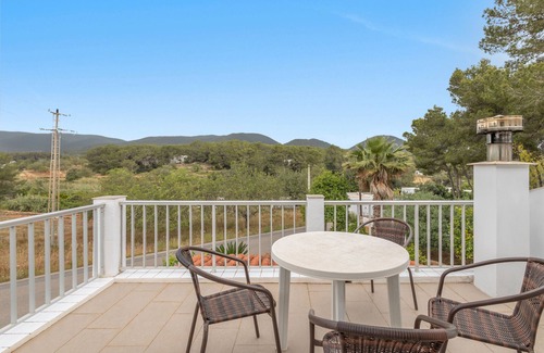 Santa Eulalia del Rio Apartment | Room 'Doble - 2' with Mountain View, Wi-Fi and Air Conditioning