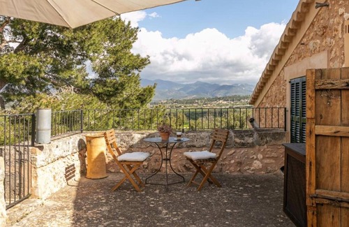 Sa Cabaneta Apartment | Room 'Doble Deluxe' with Mountain View, Wi-Fi and Air Conditioning