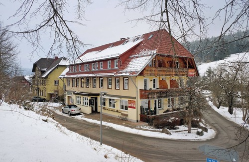 Sankt Georgen im Schwarzwald Apartment | Room 'Doppelzimmer Mit Balkon 25' with Shared Garden, Balcony and Wi-Fi