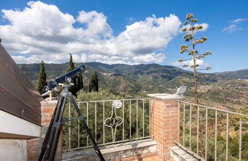 Patti Apartment | Room 'Filicudi' with Shared Terrace, Shared Garden and Air Conditioning