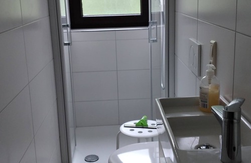 Obere Kyll Apartment | Room for 2 to 4 people with spacious kitchen and bathroom