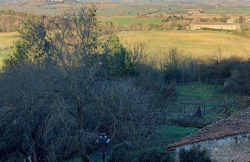 Saint-Felix-Lauragais Bed & Breakfast | Room for rent in charming Lauragais village.