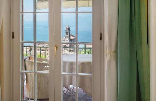 Albisano Apartment | Room 'Gemme Suite Bb' with Lake View, Balcony and Wi-Fi