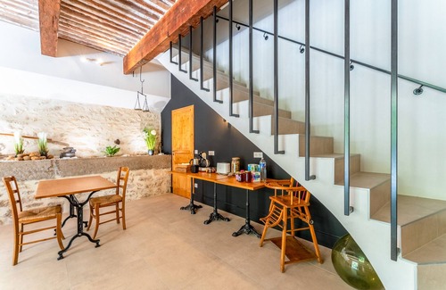 Les Angles Apartment | Room 'Gérard' with Shared Terrace, Shared Garden, and Air Conditioning