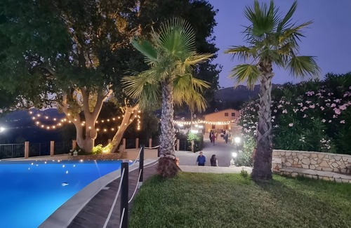 Sant'Angelo di Brolo Apartment | Room 'Ghiro' with Mountain View, Wi-Fi and Air Conditioning