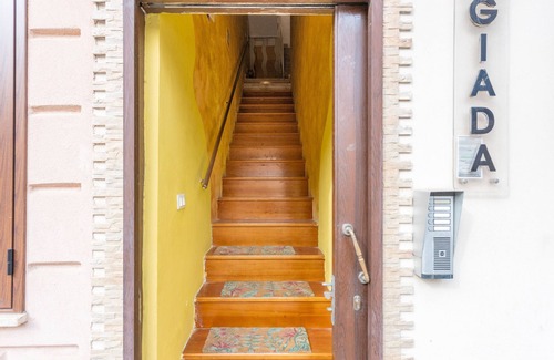 Isola delle Femmine Apartment | Room 'Gio Di Maggio' with Balcony, Wi-Fi and Air Conditioning
