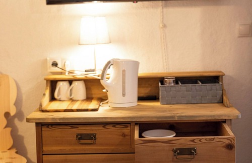 Renon Apartment | Room 'Hofer Hitt Double 3' with Mountain View, Shared Garden and Wi-Fi