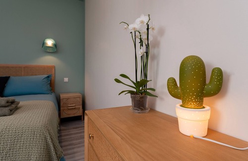 Ploeren Bed & Breakfast | Room 'Houat' with shared terrace, Wi-Fi and air conditioning