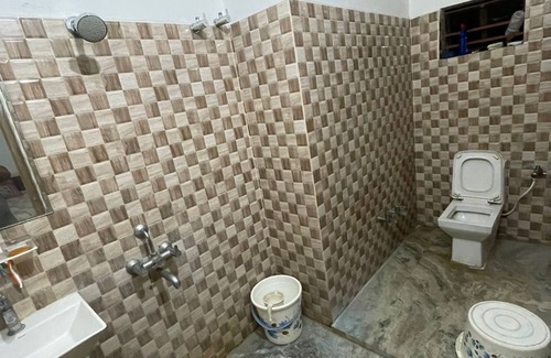 Deoghar House | Room in a Home. 10 Minutes to the Baba Baidhyanath Temple