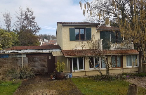 Quartier Canrobert House | Room in a nice flat-share by a river