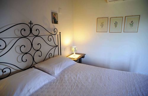 Cantalupo Other | Room in Farmhouse with Swimming Pool