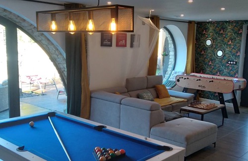 Saint-Coutant-le-Grand Bed & Breakfast | Room in a charming villa with private pool and jacuzzi