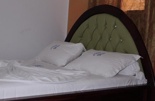 Douala House | Room in Guest room - Elu Hotel Chambre Stand - Bonamoussadi