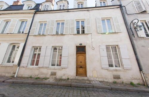 Bourgogne House | Room in Guest room - This 10th Century home sits in an extraordinary setting in the center of Orleans
