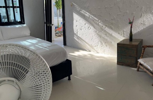 Cartagena Cabin | "room in Lodge - Tr-v4d Hostel Room Near Castillo San Felipe With Pool and Wifi"