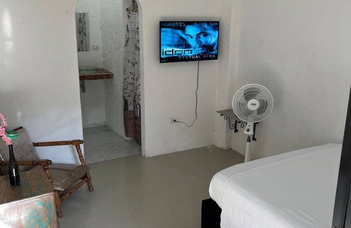 Cartagena Cabin | "room in Lodge - Tr-v4d Hostel Room Near Castillo San Felipe With Pool and Wifi"