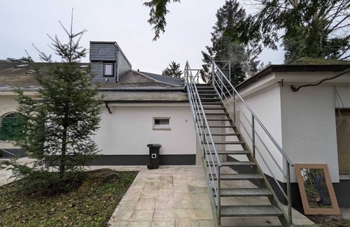 Dahlhaus House | Room in Lohmar | WLAN & bed linen incl. | Balcony with view | 2-fold shower
