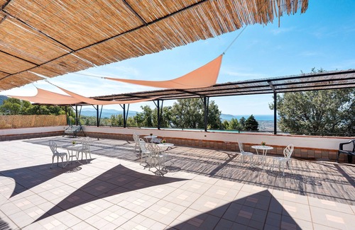 Capaccio-Paestum Apartment | Room 'La Fiesta' with Sea View, Wi-Fi and Air Conditioning