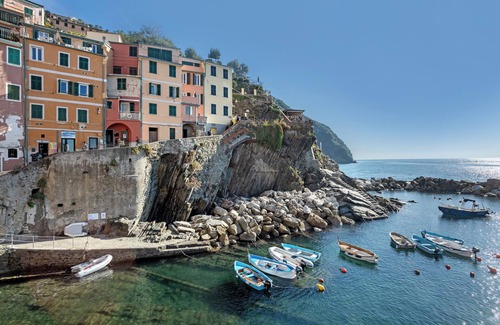 Riomaggiore Apartment | Room 'M 2' with Wi-Fi and Air Conditioning