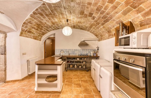 Borrassa Apartment | Room 'Marduix' with Shared Pool, Shared Terrace and Wi-Fi