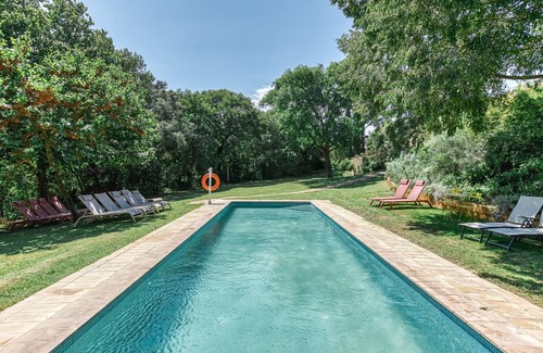 Borrassa Apartment | Room 'Marduix' with Shared Pool, Shared Terrace and Wi-Fi
