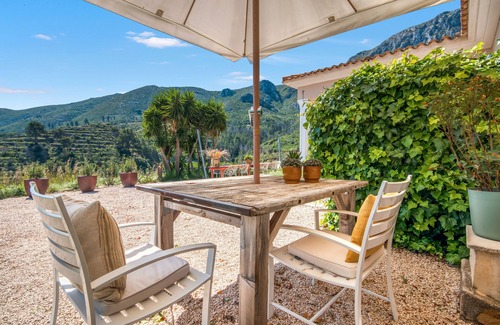 Adsubia Apartment | Room 'Menta' with Mountain View, Wi-Fi and Air Conditioning