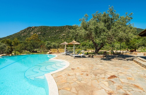 San Sperate Apartment | Room 'Molentis' with Sea View, Wi-Fi and Air Conditioning