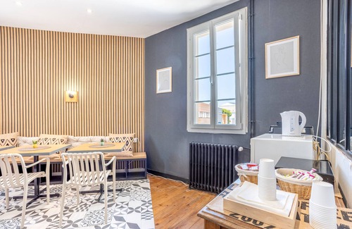 Saint-Vincent-Sterlanges Apartment | Room 'N°10' with Wi-Fi