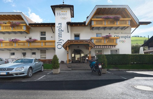 Sarntal Apartment | Room 'Olympia Zimmer 204' with Mountain View, Shared Garden and Wi-Fi