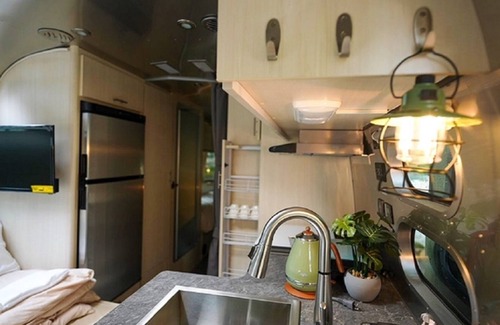 Higashiomi RV Rental | Room only Bring your own meals Trailer house /Higashiomi City Shiga