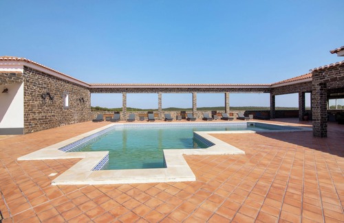 Espirito Santo Apartment | Room 'Quarto Salmão - Countryside View' with Shared Pool, Wi-Fi and Air Conditioning