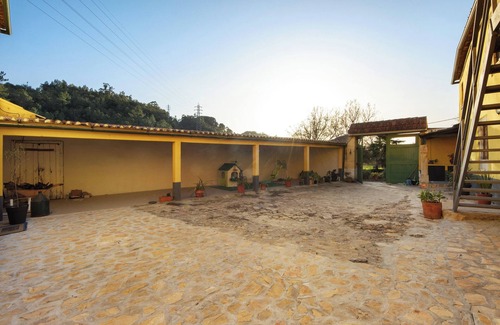 Coimbra Apartment | Room 'Quarto 2 Rc - Quinta Df' with Mountain View, Wi-Fi and Air Conditioning