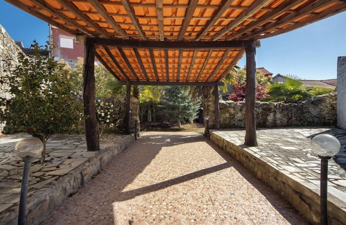 Armamar Apartment | Room 'Quarto 3 - Gojim Casa Rural' with Mountain View, Wi-Fi and Air Conditioning