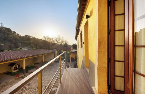 Coimbra Apartment | Room 'Quarto 5 Piso Superior - Quinta Df' with Mountain View, Wi-Fi and Air Conditioning
